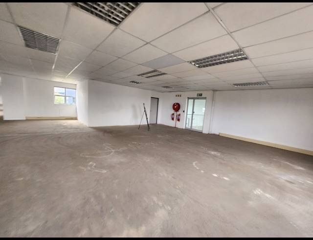 275M² OFFICE TO LET IN HALFWAY GARDENS